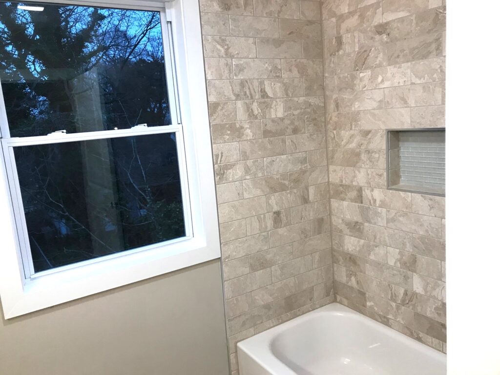 Mount Rainier Bathroom Tub