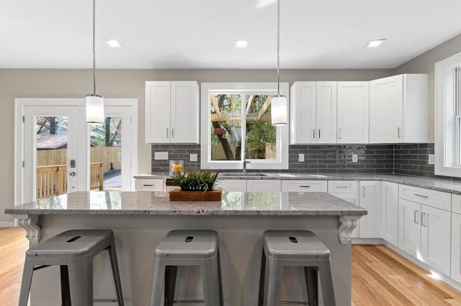 Mount Rainier Kitchen Remodel – Left View